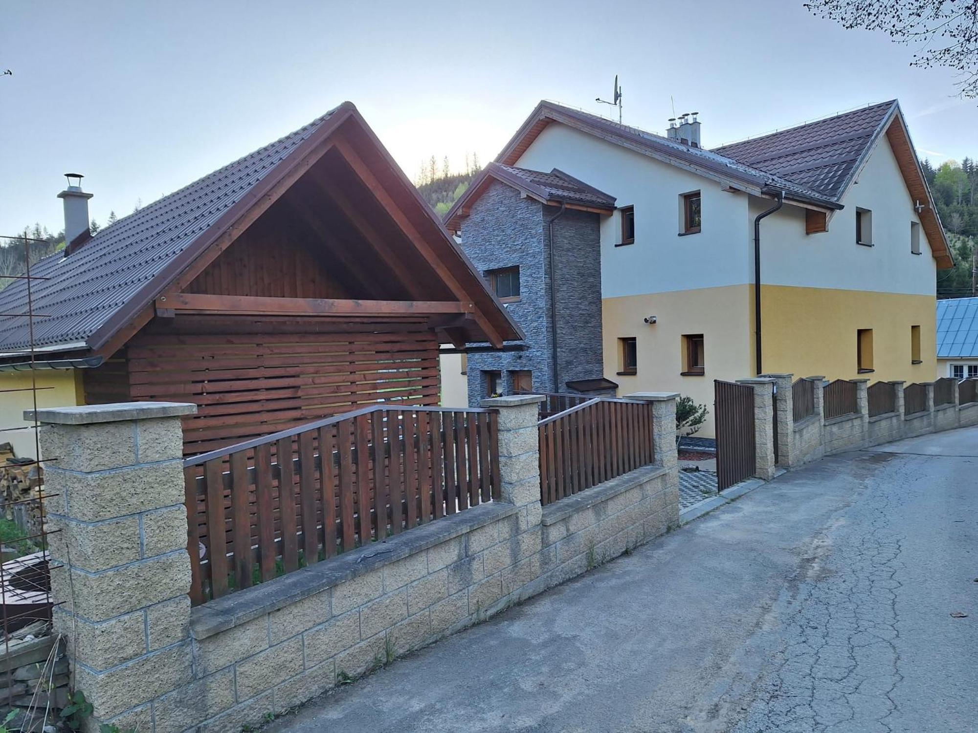 Vila Pohoda Javorniky S Rozlahlym Pozemkom มาคอฟ ภายนอก รูปภาพ